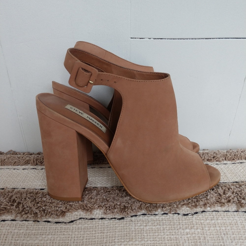 Steve Madden Callvin Tan Peep Toe Heels Size 10